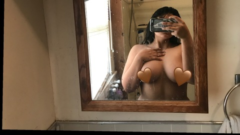 annnaahhii onlyfans leaked picture 2