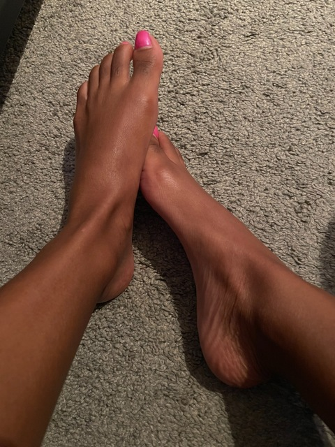 cocokissedtoes onlyfans leaked picture 2