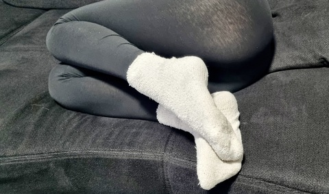 deluxe.feets.booty onlyfans leaked picture 2
