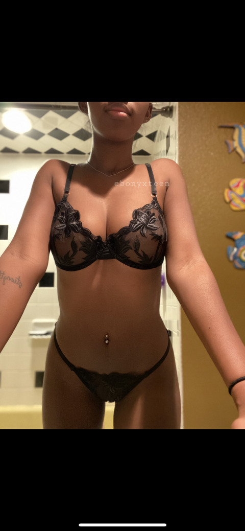 ebonyxvenus onlyfans leaked picture 2