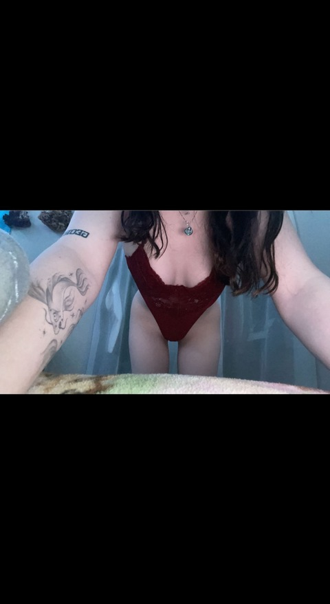 eevieee onlyfans leaked picture 2