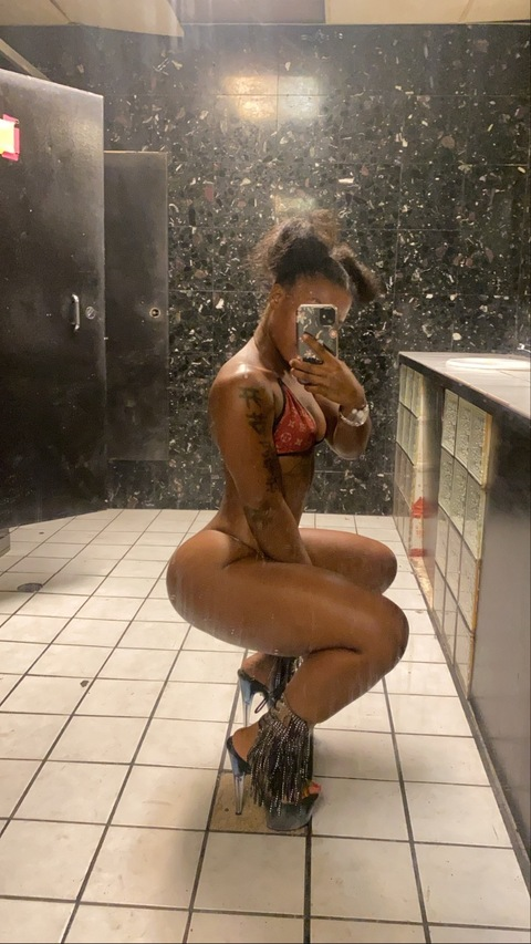 kandytastesweet onlyfans leaked picture 2