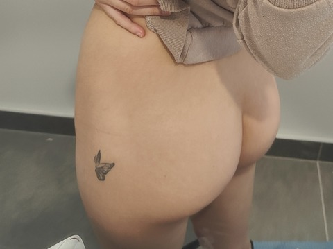 livyylulu onlyfans leaked picture 2