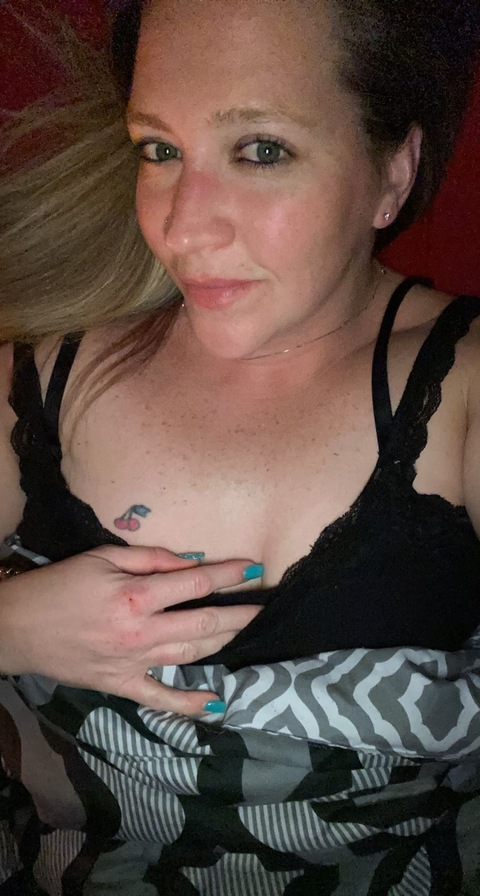 lnbtallcurvy381214 onlyfans leaked picture 2