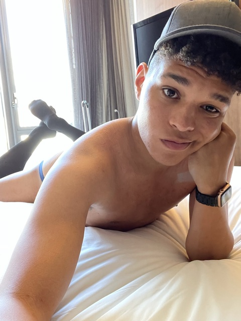 noahsup onlyfans leaked picture 2