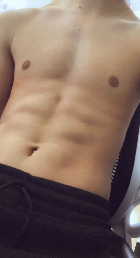noelpresnic onlyfans leaked picture 2