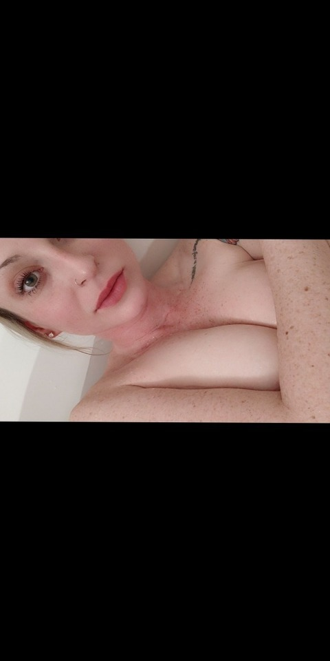 pinktaylor92 onlyfans leaked picture 2