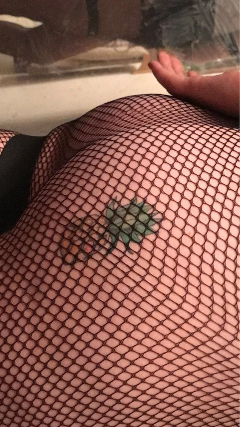 sluttyaly420 onlyfans leaked picture 2