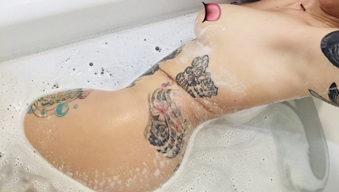 tattooedmama91 onlyfans leaked picture 2