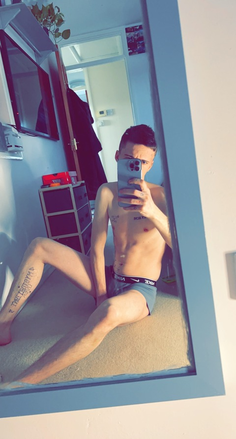 tattooedtoby onlyfans leaked picture 2