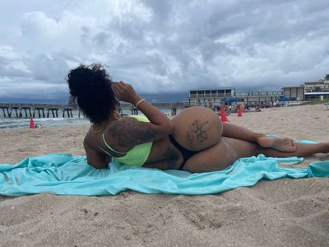 Header of thickdominicanfl