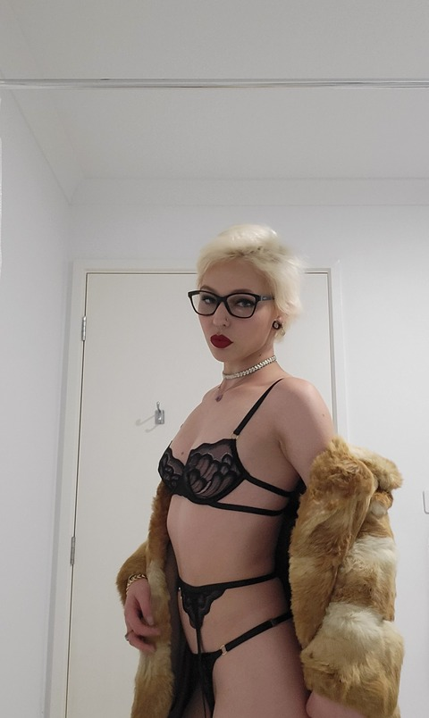 vanpriestess onlyfans leaked picture 2