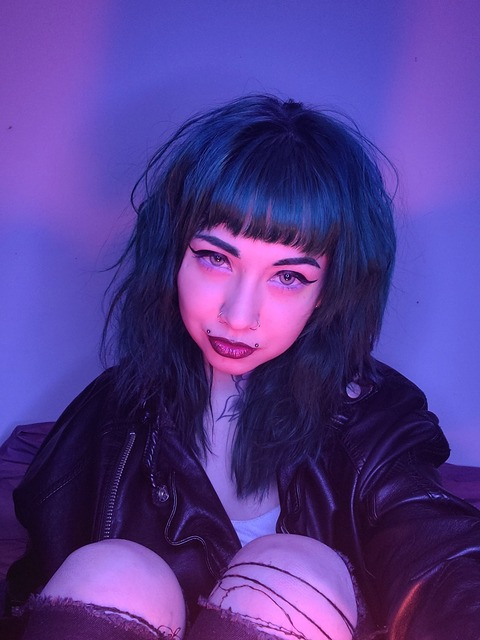 Header of violet_blue94