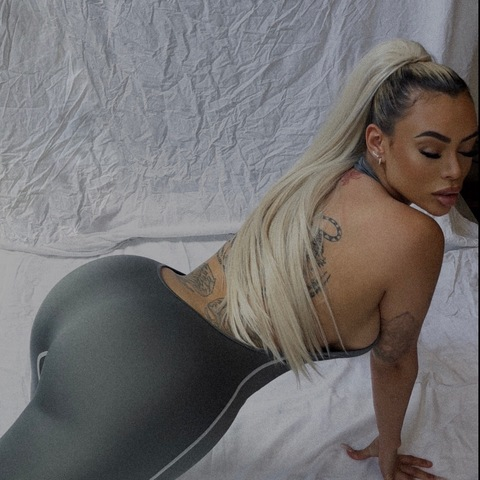 yasmine_cecilia onlyfans leaked picture 2